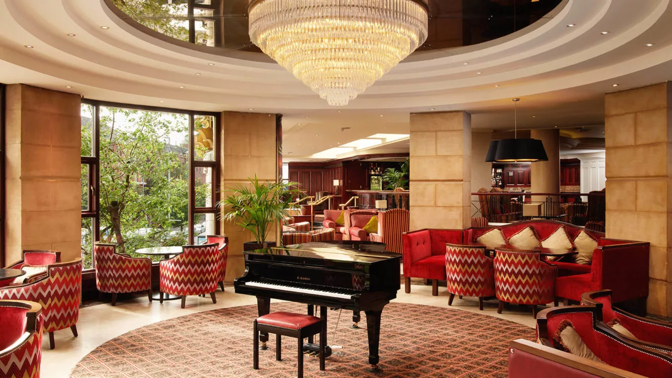 europa-hotel-hastings-hotel-piano-room-1-1336×752